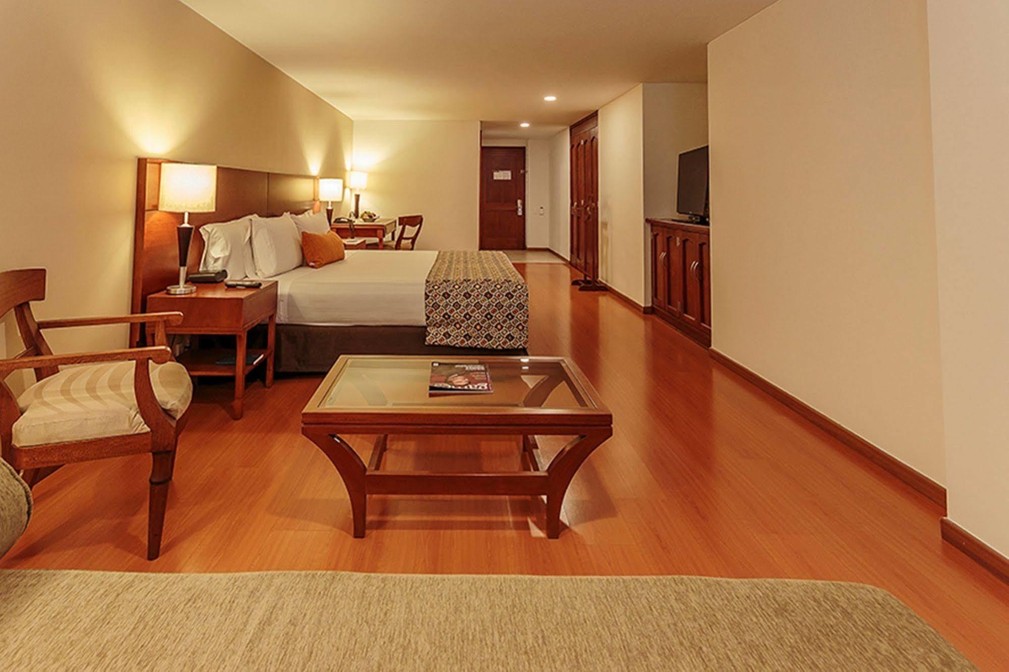 Hotel Estelar Suites Jones Богота Экстерьер фото